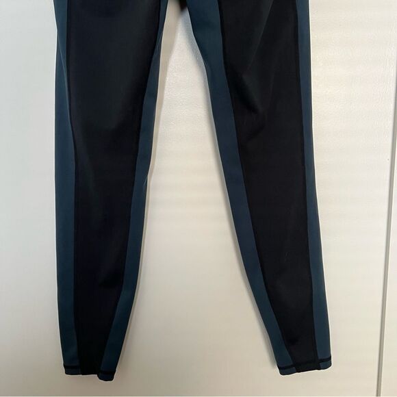 Free People Movement Leggings Small Black Blue High V Waistband Colorblock - Picture 7 of 15